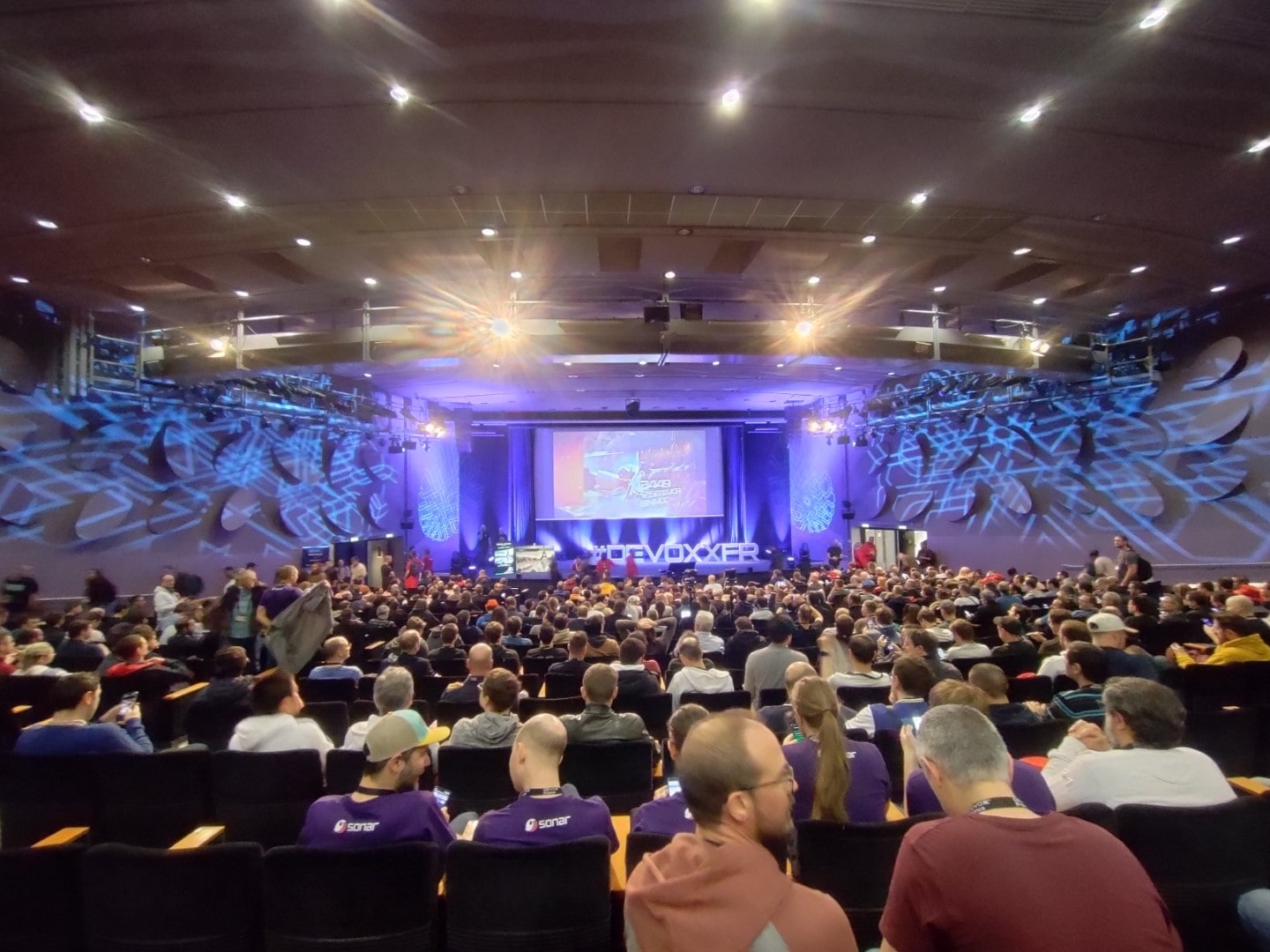 Photo of the large Devoxx amphitheater.