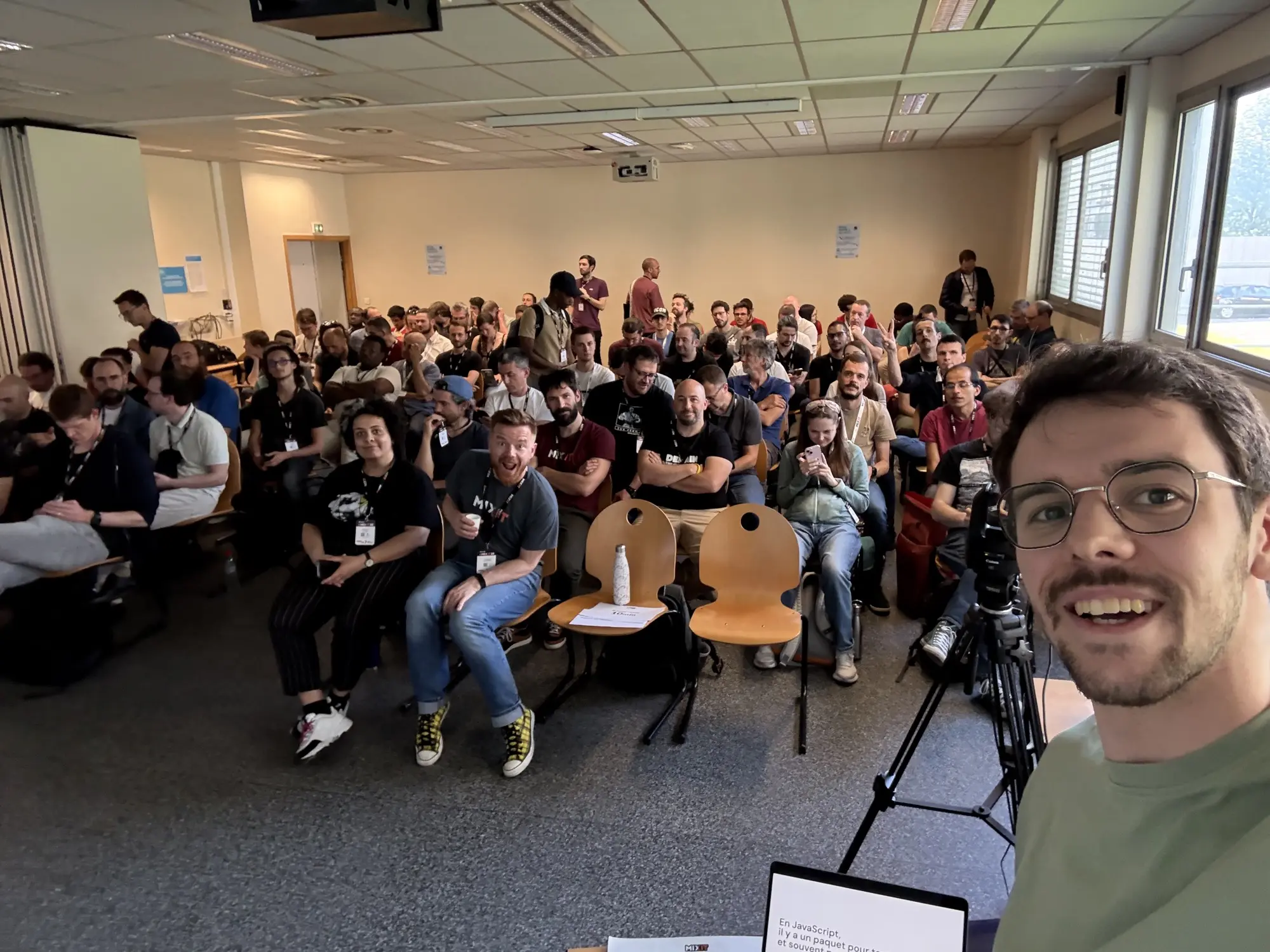 Esteban Soubiran présentant à MiXiT 2025.