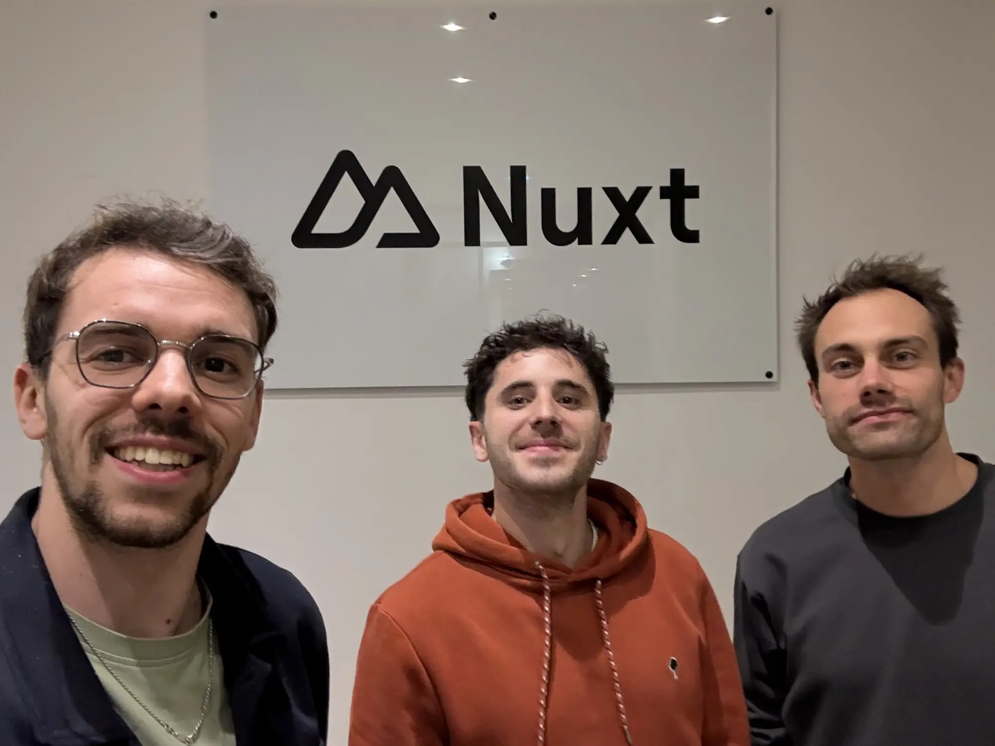 Estéban, Sébastien et Benjamin chez NuxtLabs.