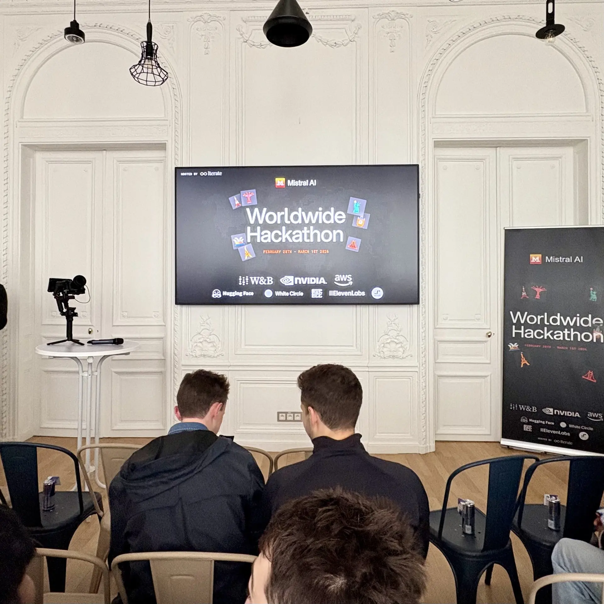 La réunion d'introduction.