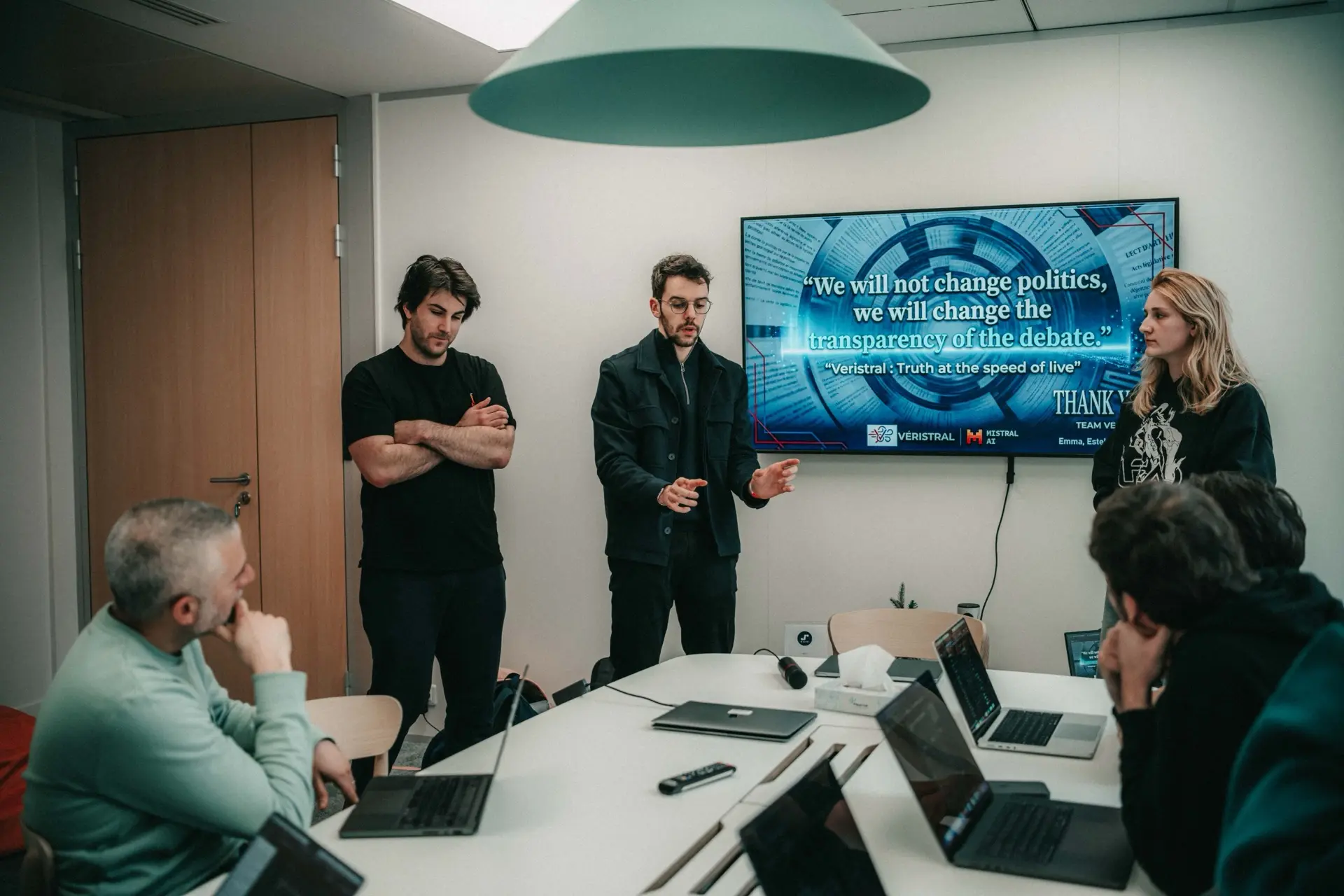 Pitcher devant le jury.